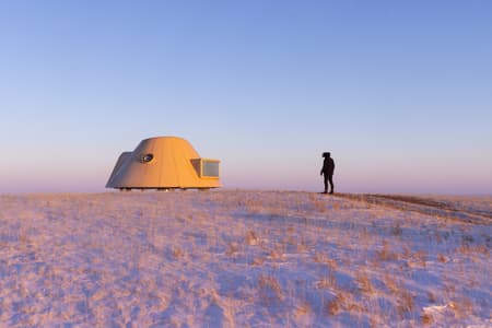 Volcano-In Hotel of Arrivals